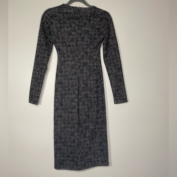 Zara S Fitted Dress Black Floral Plaid 
Back zip 
Long sleeve 
Modest yet sexy - Picture 4 of 7